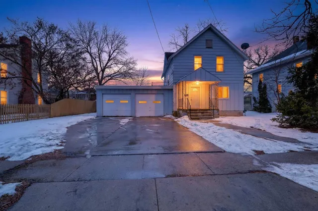 $160,000 | 1247 Prairie Beloit Il 53511, Beloit, WI 53511