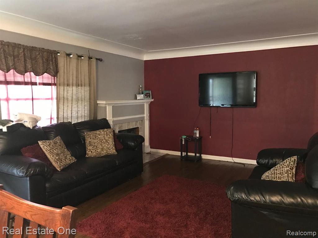 18807 Kelly Road Detroit, MI 48224 - Photo 3 of 12