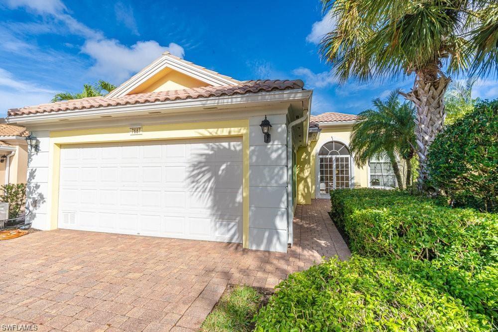 7687 Hernando Court Naples, FL 34114 - Photo 12 of 33