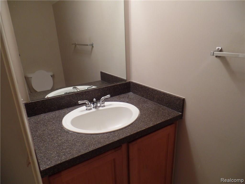 16896 Farmington Road, Unit 39 Livonia, MI 48154 - Photo 11 of 12 SAM_0409.JPG