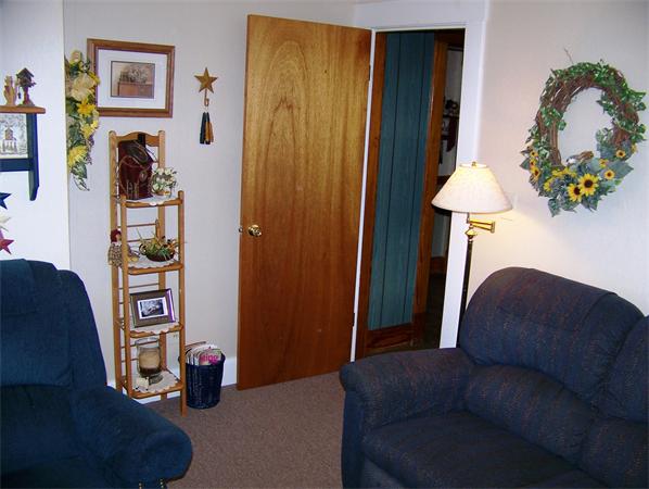 25-27 Kopernick Street Springfield, MA 01151 - Photo 20 of 30 Gallery Image 20