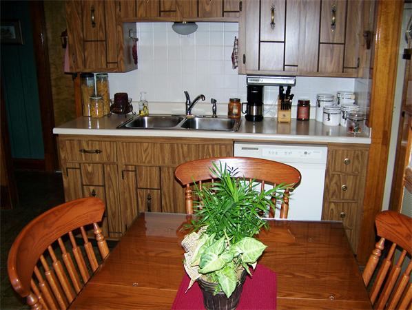 25-27 Kopernick Street Springfield, MA 01151 - Photo 9 of 30 Gallery Image 9