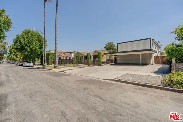 $2,500 | 2210 South Sycamore Avenue, Unit 3, Los Angeles, CA 90016