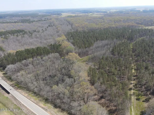 $923,685 | Ms-8, Calhoun City, MS 38916