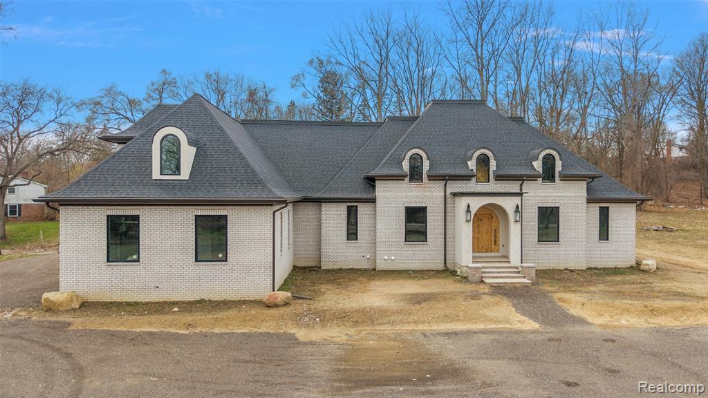 5560 Sheldon Road Rochester, MI 48306 - Photo 7 of 10