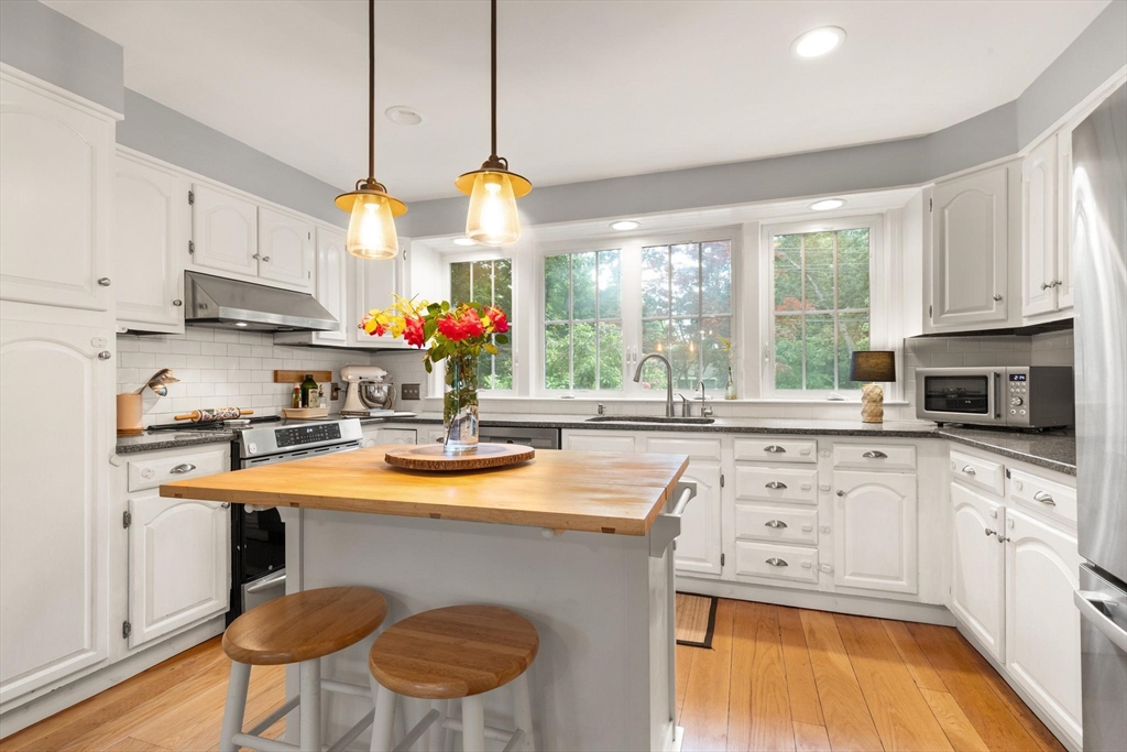 220 Old Lancaster Road Sudbury, MA 01776 - Photo 13 of 28