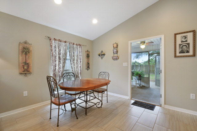 7150 Raintree Lane Gulf Shores, AL 36542 - Photo 8 of 15 Dining @ Patio Entry