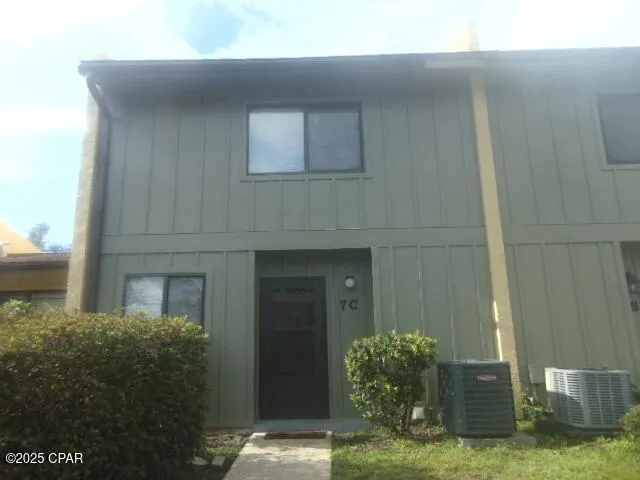 $1,500 | 1025 West 19th Street, Unit 7C, Panama City, FL 32405
