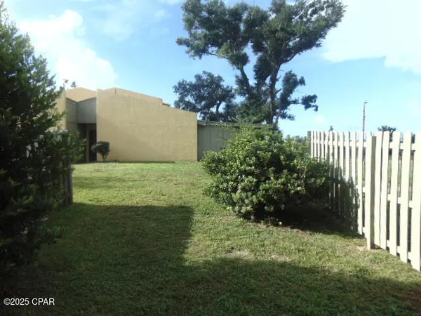 $1,400 | 1025 West 19th Street, Unit 7C, Panama City, FL 32405