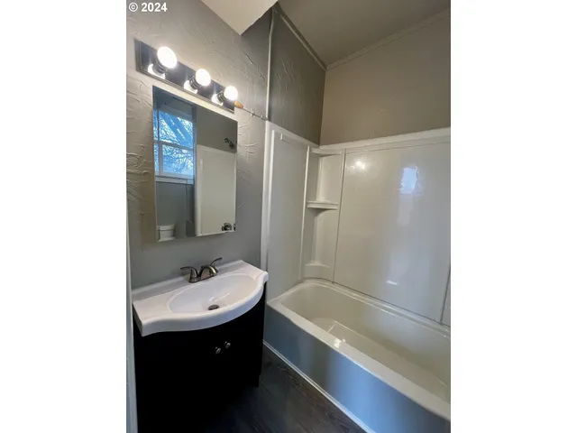 $1,125,000 | 401 Northwest Bailey Avenue, Pendleton, OR 97801