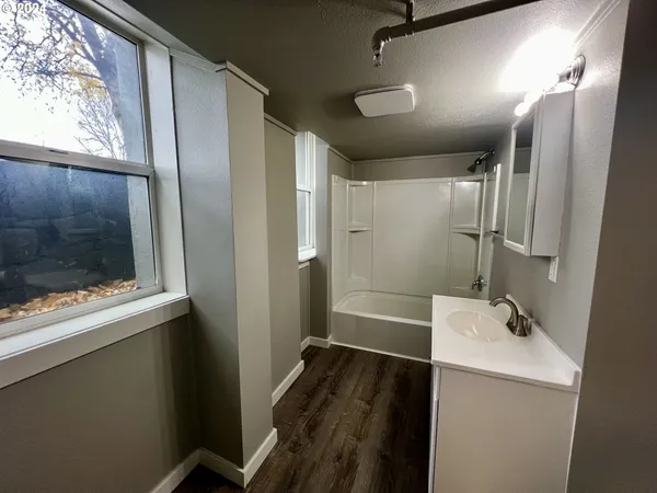 $1,125,000 | 401 Northwest Bailey Avenue, Pendleton, OR 97801