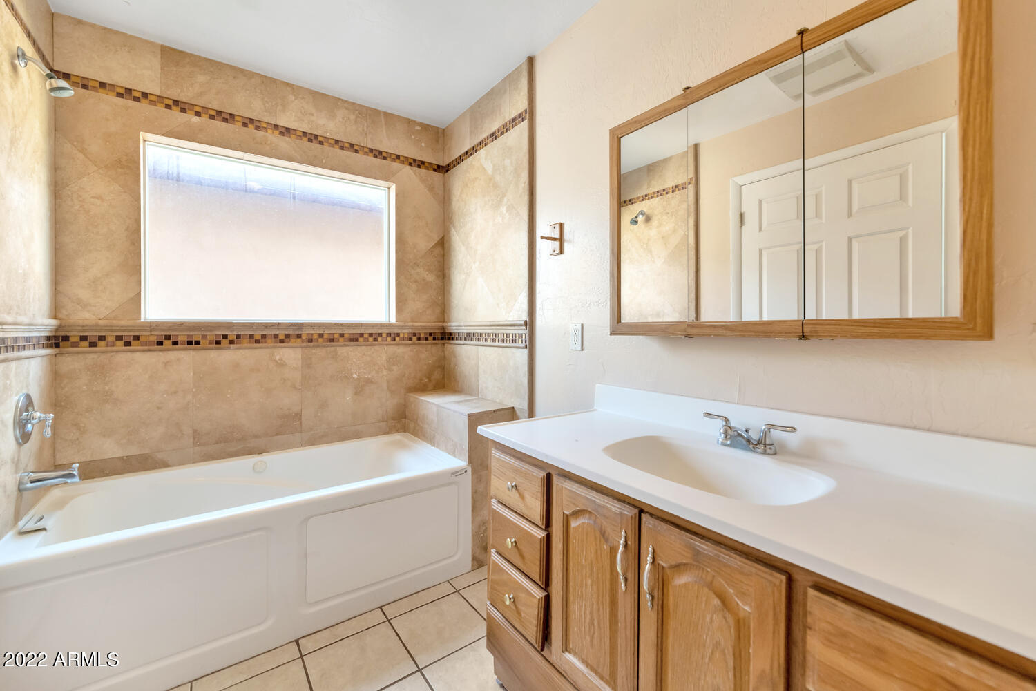 2952 East Escuda Road Phoenix, AZ 85050 - Photo 15 of 25 2952 E Escuda Rd-large-012-012-2952 E Es
