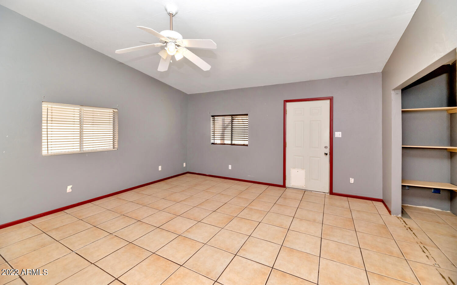 2952 East Escuda Road Phoenix, AZ 85050 - Photo 17 of 25 2952 E Escuda Rd-large-014-007-2952 E Es