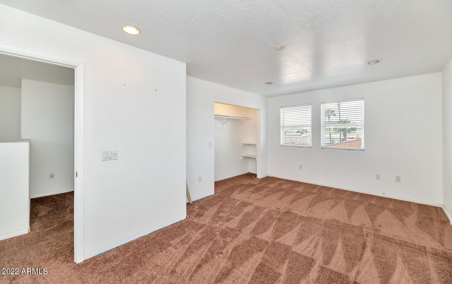 2952 East Escuda Road Phoenix, AZ 85050 - Photo 21 of 25 2952 E Escuda Rd-large-019-014-2952 E Es