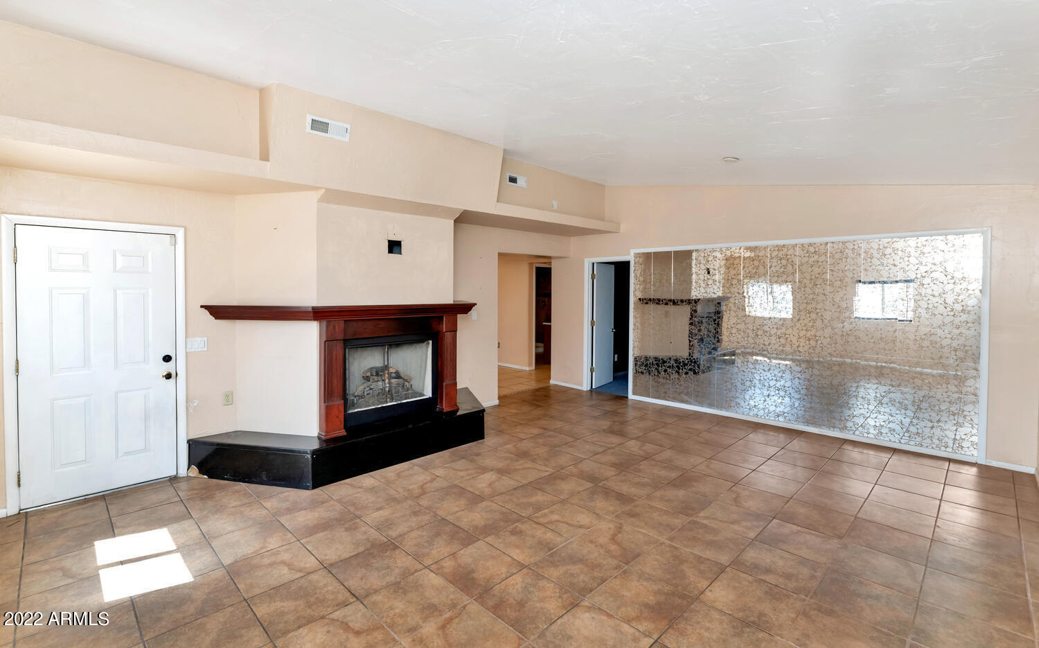 2952 East Escuda Road Phoenix, AZ 85050 - Photo 3 of 25 Family Room