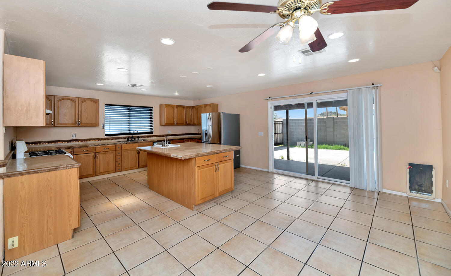 2952 East Escuda Road Phoenix, AZ 85050 - Photo 4 of 25 Kitchen