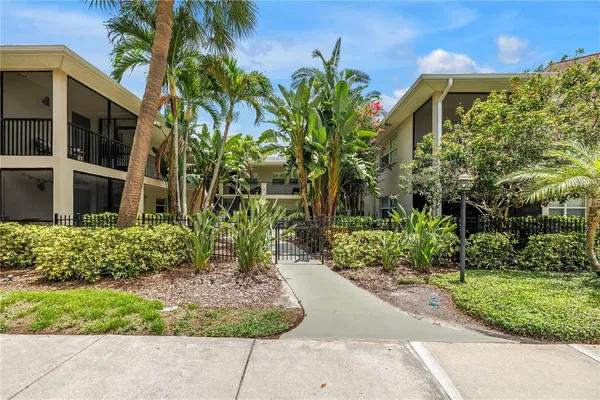 $325,000 | 555 3rd Street North, Unit 13, St. Petersburg, FL 33701