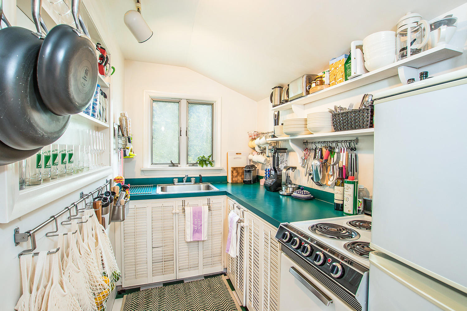 72 Megansett Road Cataumet, MA 02534 - Photo 20 of 28 Cottage - Kitchenette