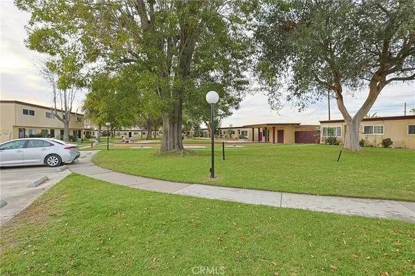 $540,000 | 4109 West 5th Street, Unit F2, Santa Ana, CA 92703