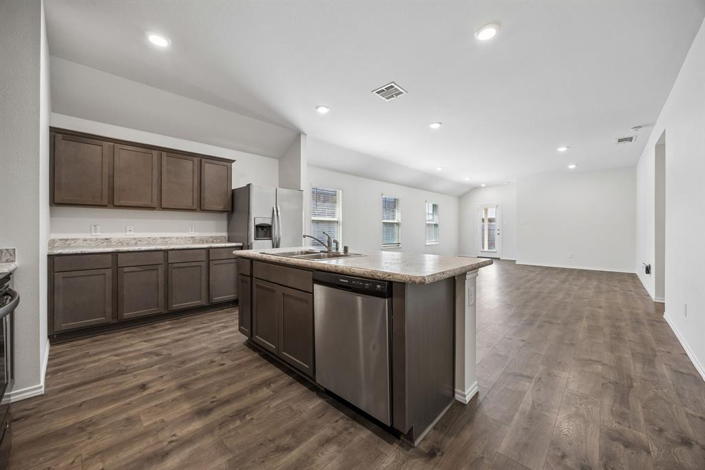 313 Samuel Street Denton, TX 76207 - Photo 6 of 26