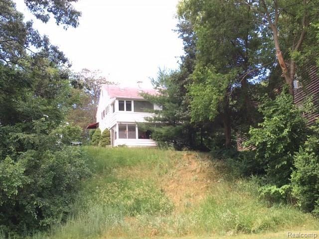 9225 Riverside Drive Brighton, MI 48116 - Photo 11 of 13 IMG_5975.JPG