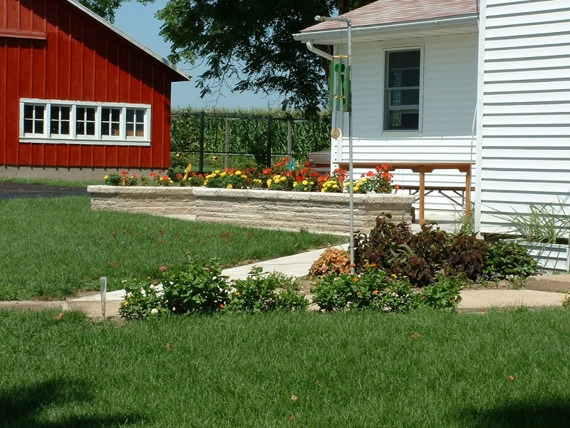 11700 Lincoln Road Morrison, IL 61270 - Photo 43 of 45 a front view of a house with a yard