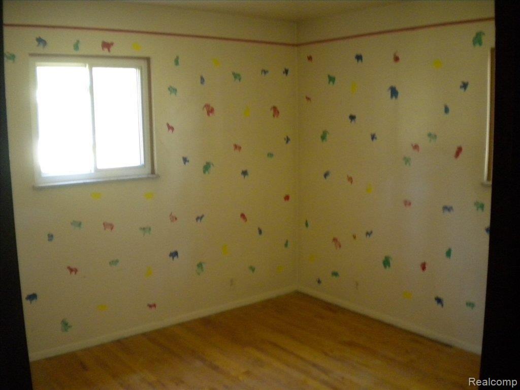 4444 Pelton Road Clarkston, MI 48346 - Photo 6 of 10 BEDROOM 1