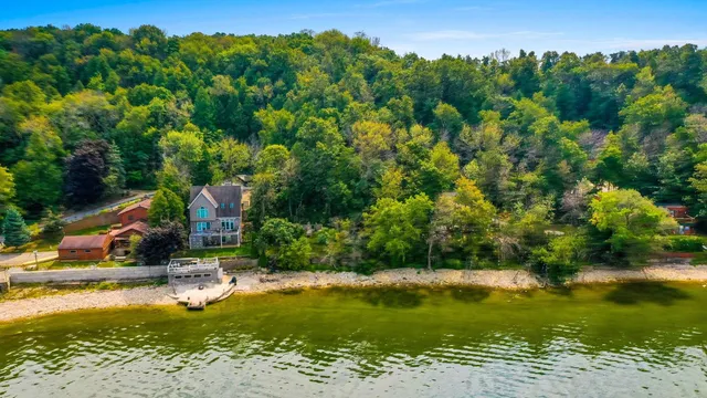 $250,000 | 5361 Edgewater Beach Road, Green Bay, WI 54311