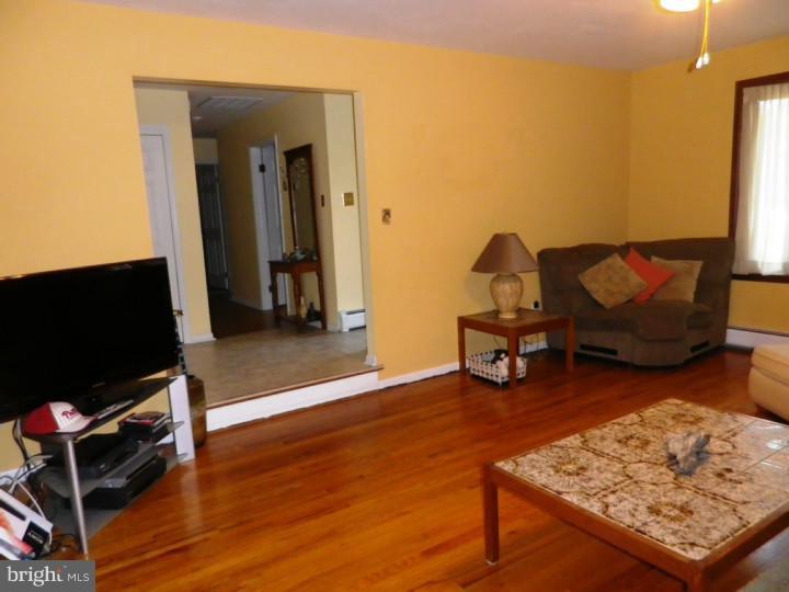 5035 Church Road Mount Laurel, NJ 08054 - Photo 7 of 24 Living Room