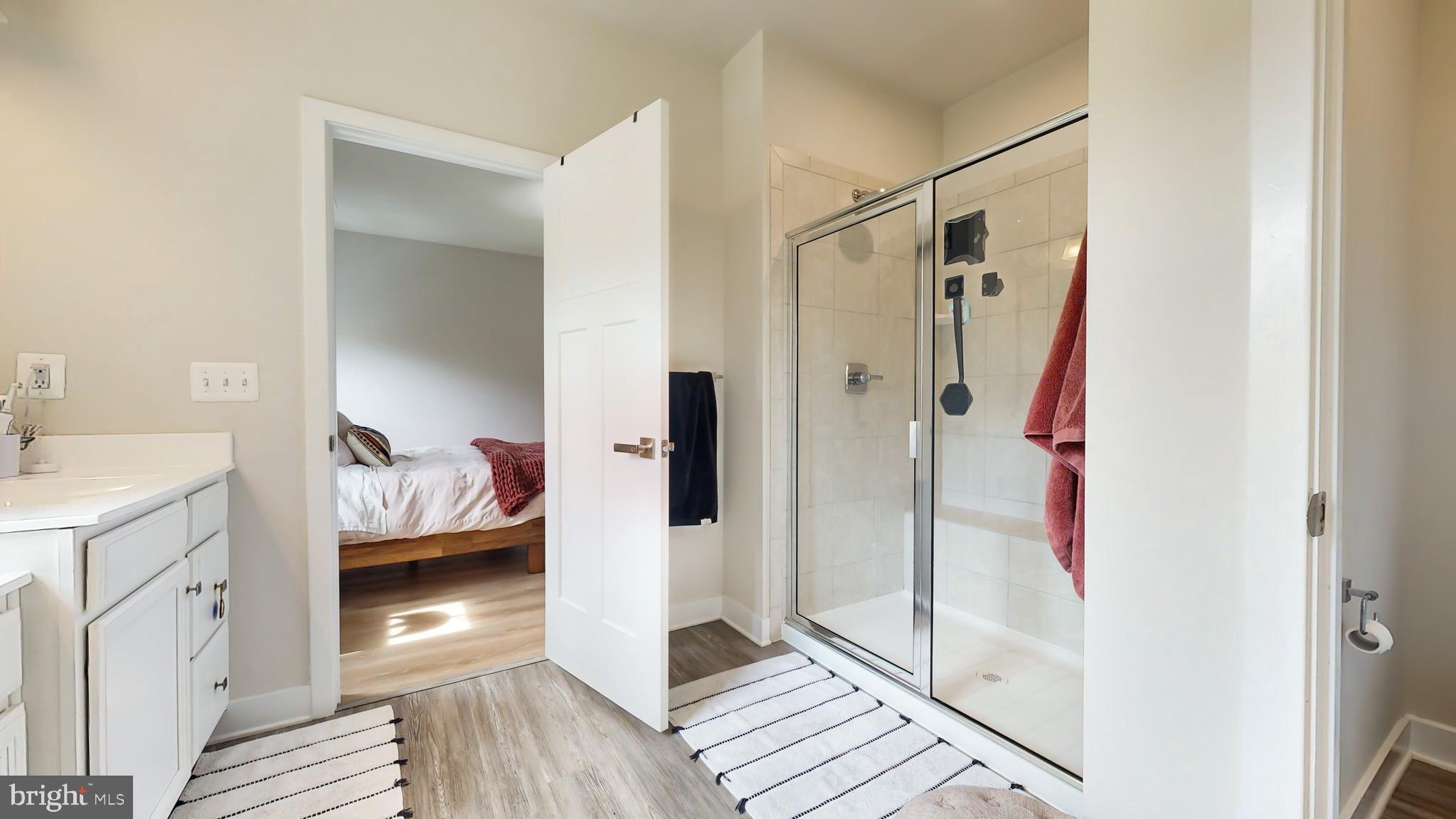 7770 Blackburn Ridge Drive Manassas, VA 20109 - Photo 14 of 29 Primary bathroom