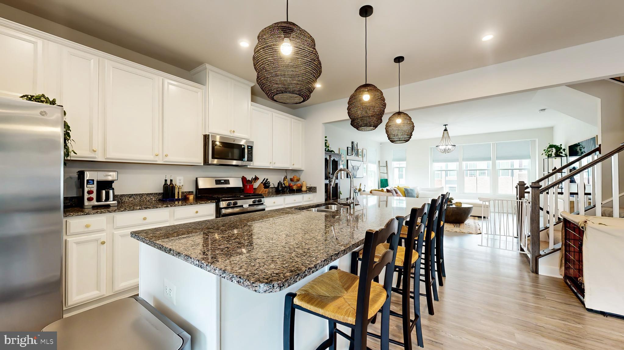 7770 Blackburn Ridge Drive Manassas, VA 20109 - Photo 6 of 29 Kitchen on main level