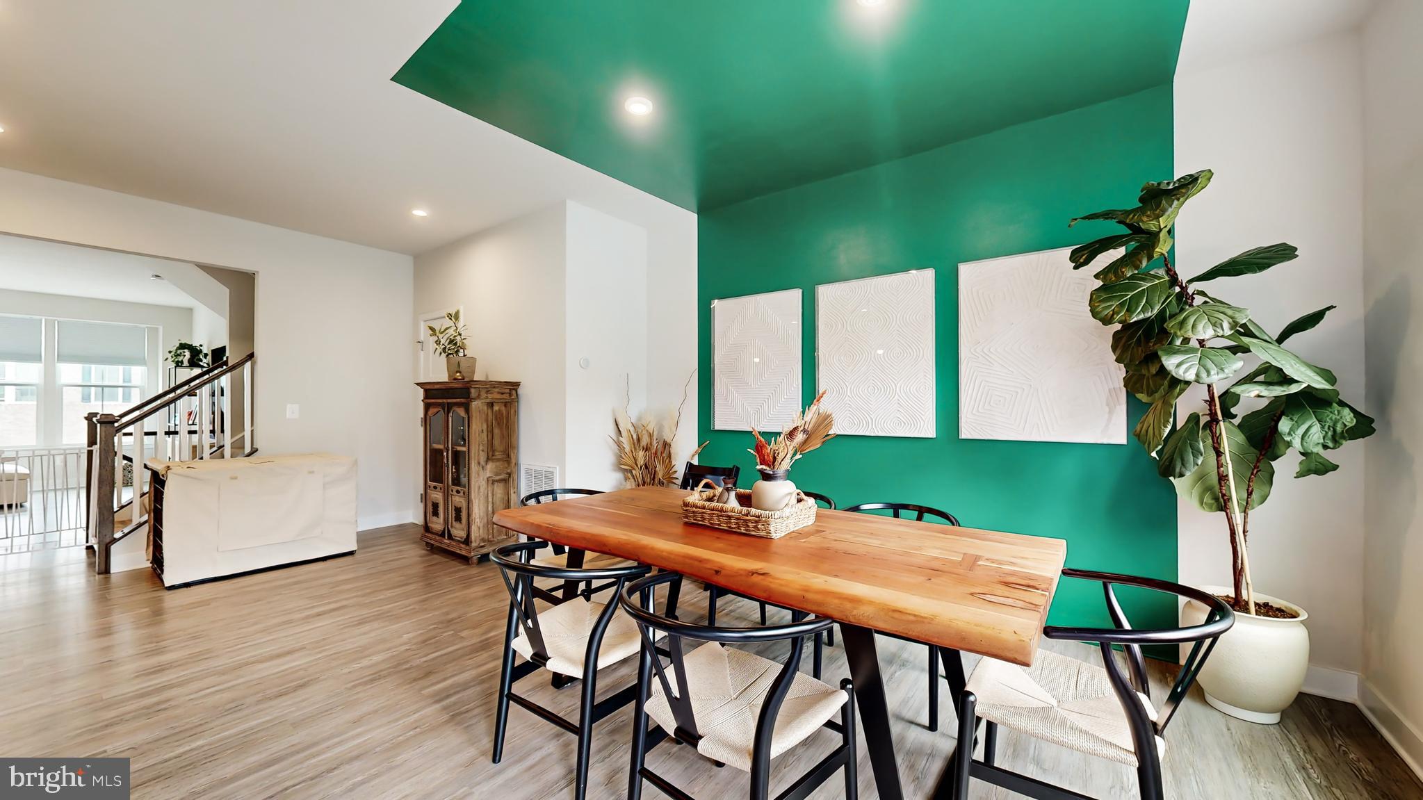 7770 Blackburn Ridge Drive Manassas, VA 20109 - Photo 8 of 29 Dining area on main level