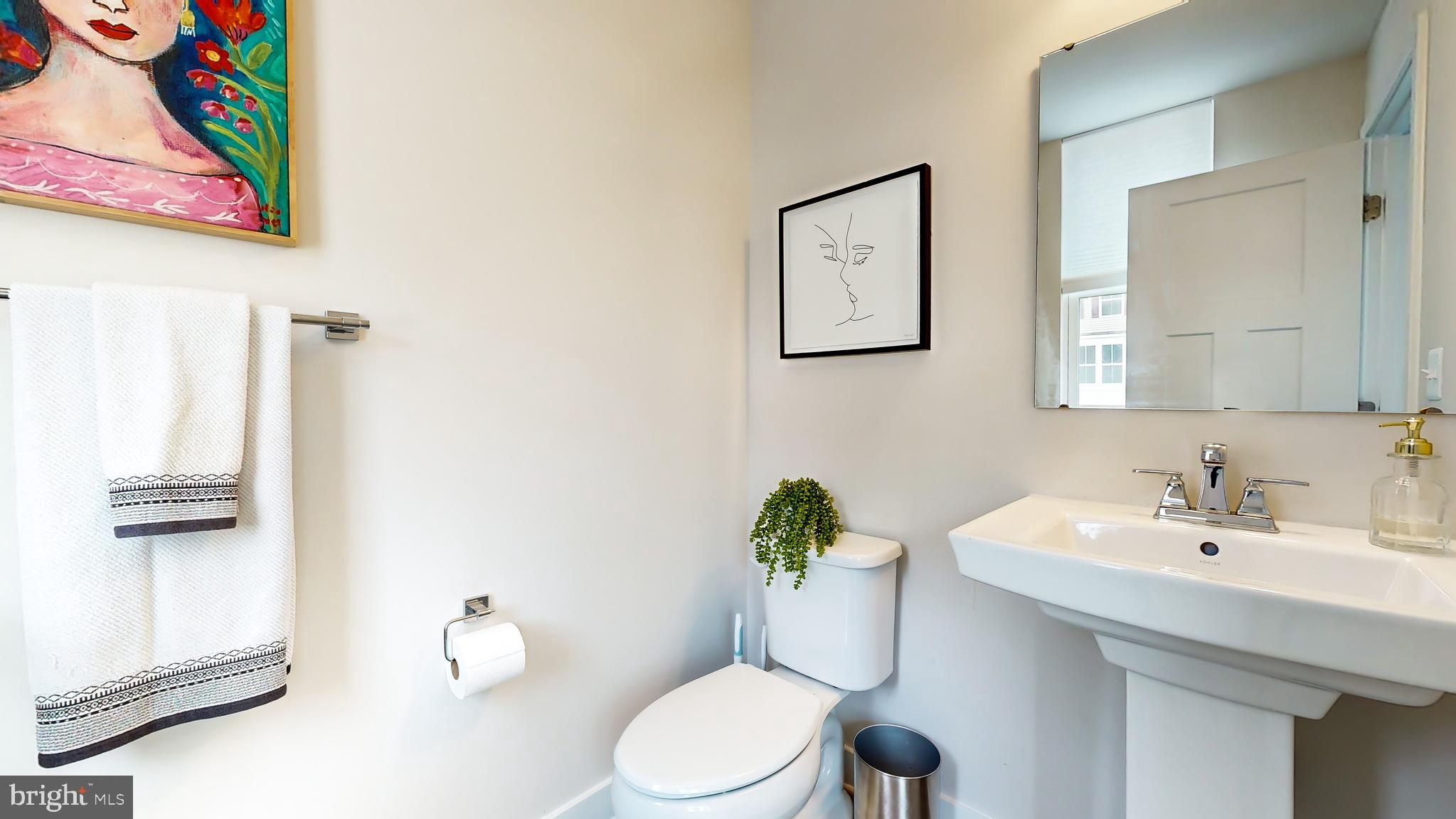 7770 Blackburn Ridge Drive Manassas, VA 20109 - Photo 9 of 29 Half bathroom on main level