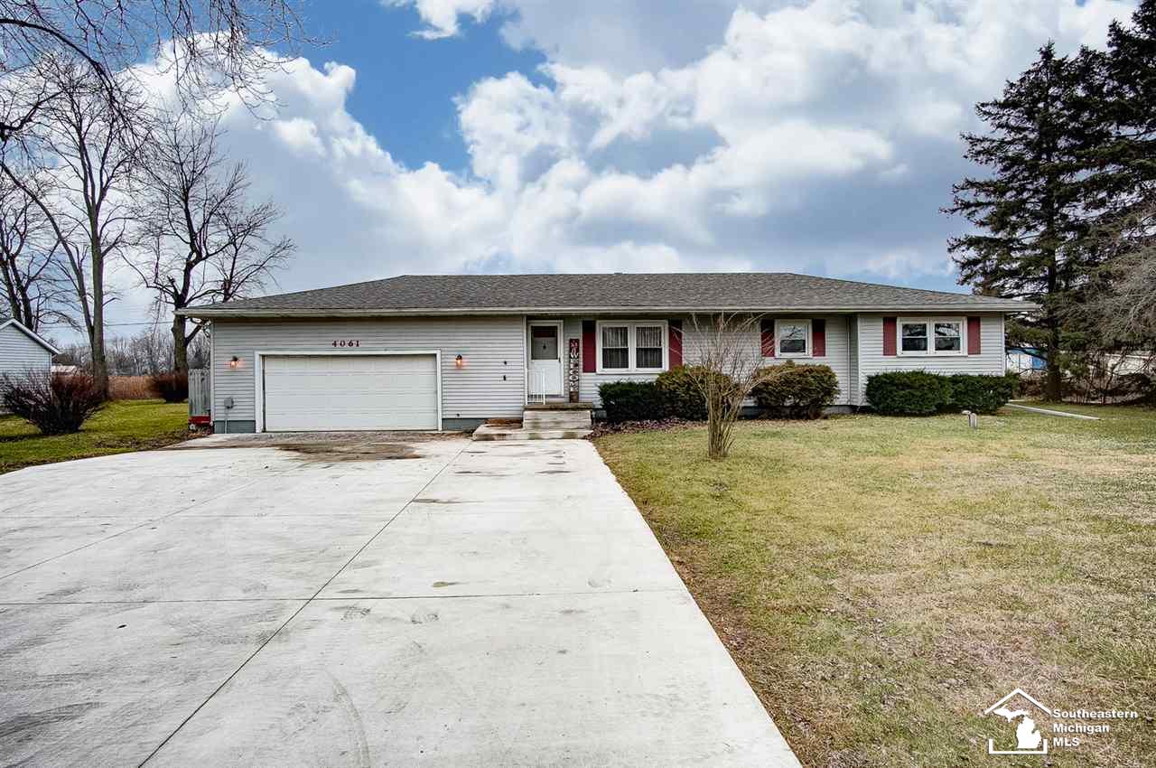 4061 Bluebush Road Monroe, MI 48162 - Photo 2 of 25