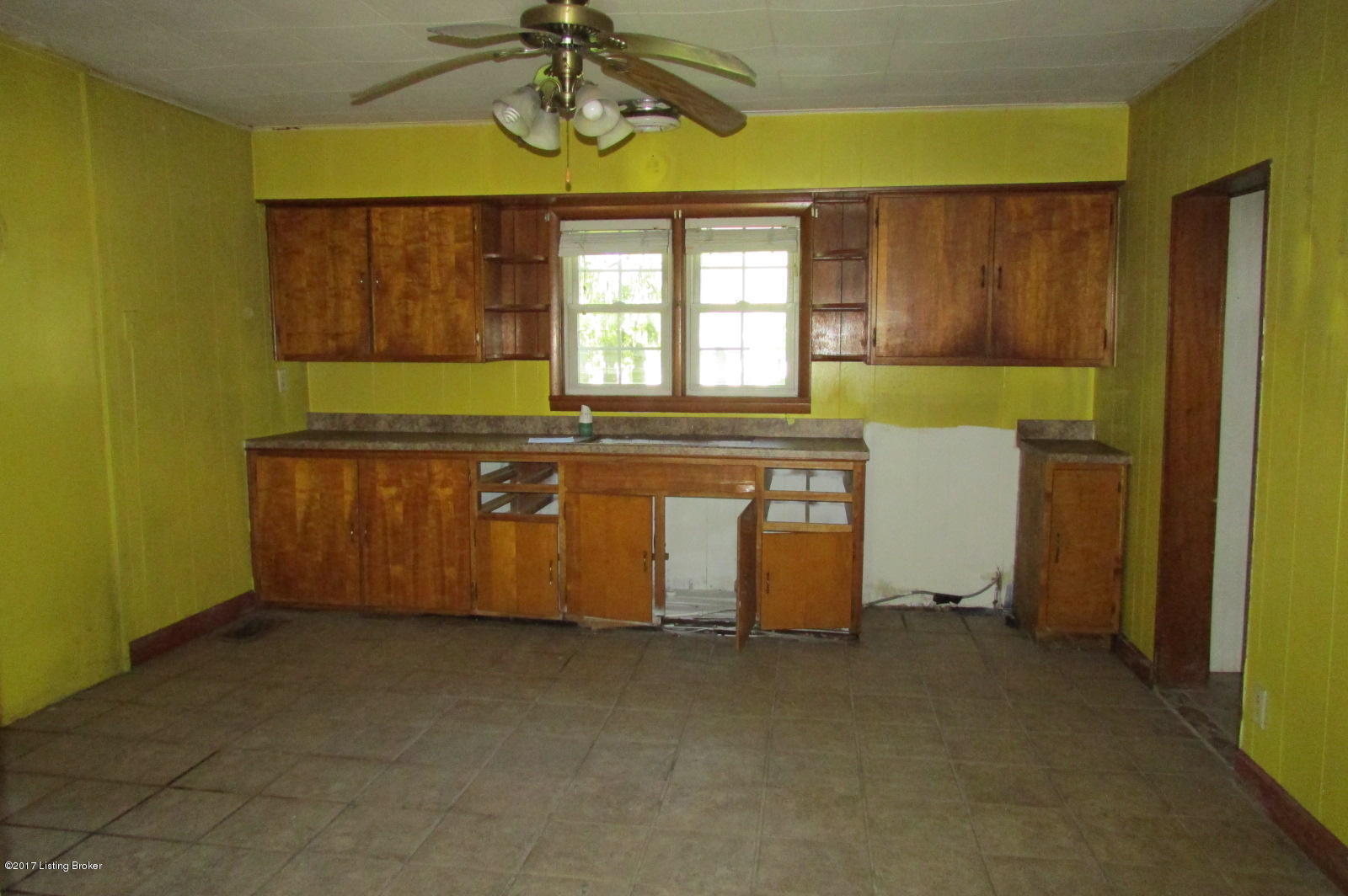 156 Center Street Lebanon Junction, KY 40150 - Photo 7 of 12 kitchen