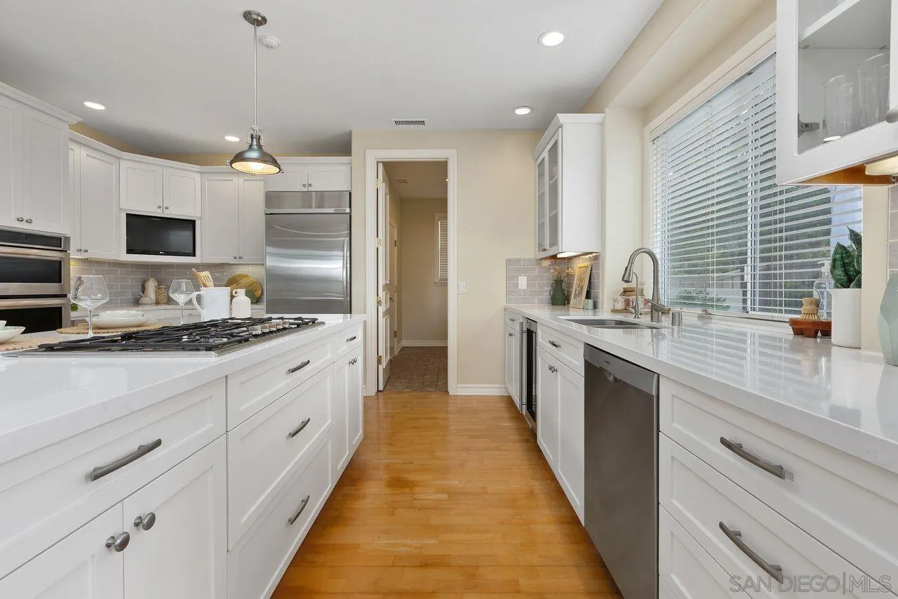 14353 Sandhill Road Poway, CA 92064 - Photo 5 of 44