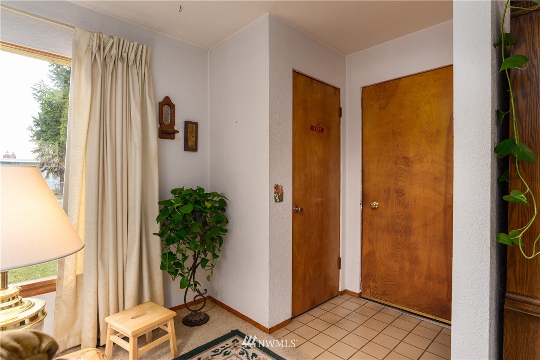 20814 West Jordan Road Burlington, WA 98233 - Photo 3 of 25 Gallery Image 3