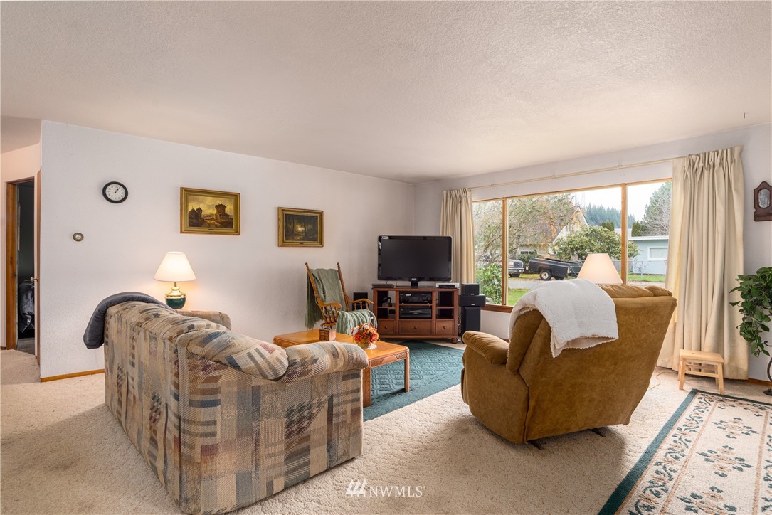 20814 West Jordan Road Burlington, WA 98233 - Photo 4 of 25 Gallery Image 4