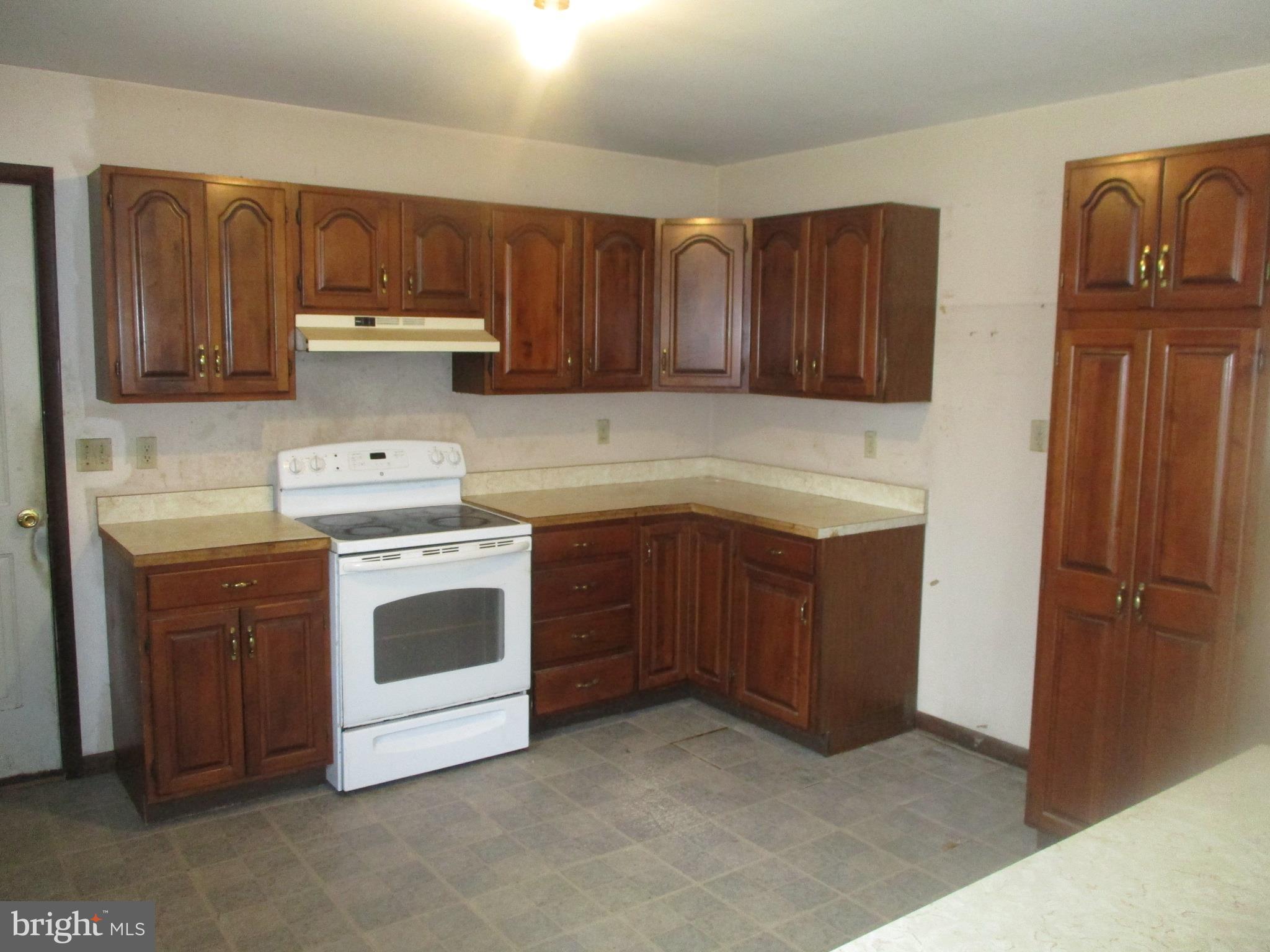 143 Wanner Road Reading, PA 19606 - Photo 5 of 22