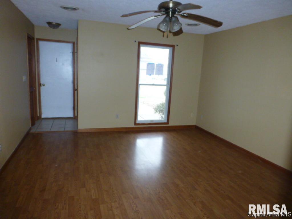 121 Genoa Drive Springfield, IL 62703 - Photo 3 of 12 Gallery Image 3
