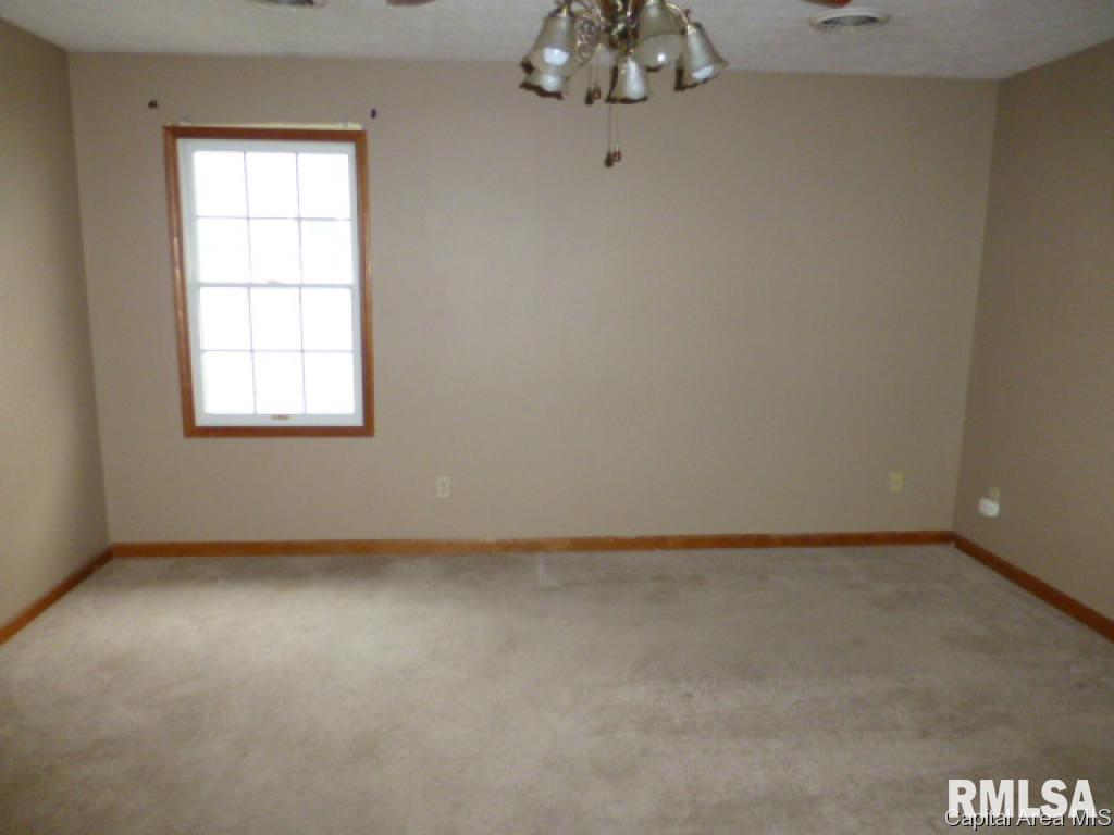 121 Genoa Drive Springfield, IL 62703 - Photo 7 of 12 Gallery Image 7