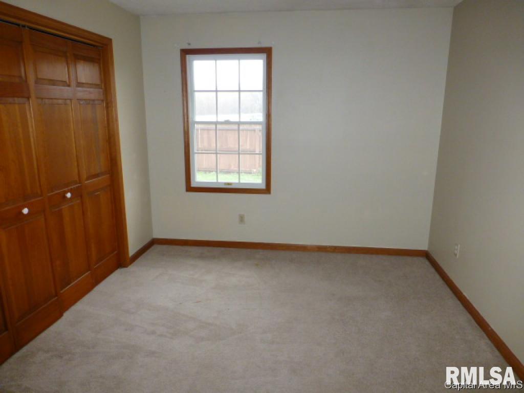 121 Genoa Drive Springfield, IL 62703 - Photo 9 of 12 Gallery Image 9