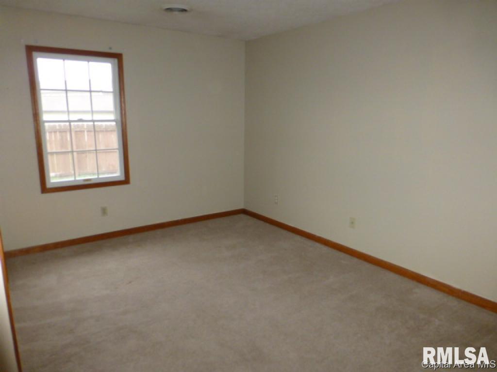 121 Genoa Drive Springfield, IL 62703 - Photo 10 of 12 Gallery Image 10