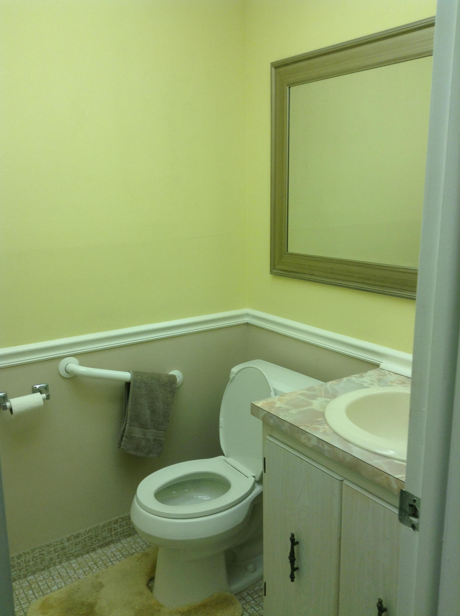 824 Normandy Trail Delray Beach, FL 33484 - Photo 10 of 14 Guest Bathroom
