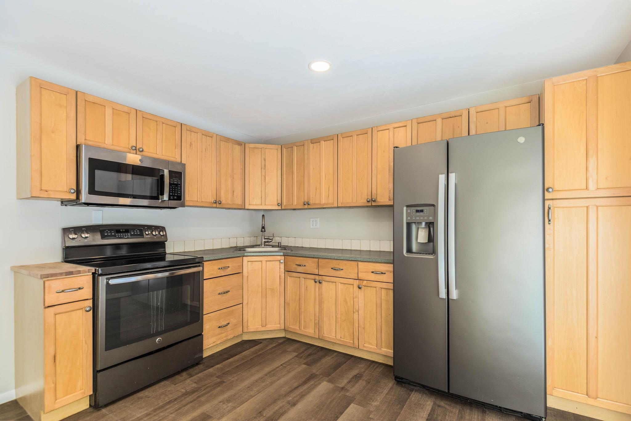 13 Spruce Drive Dover, NH 03820 - Photo 12 of 30