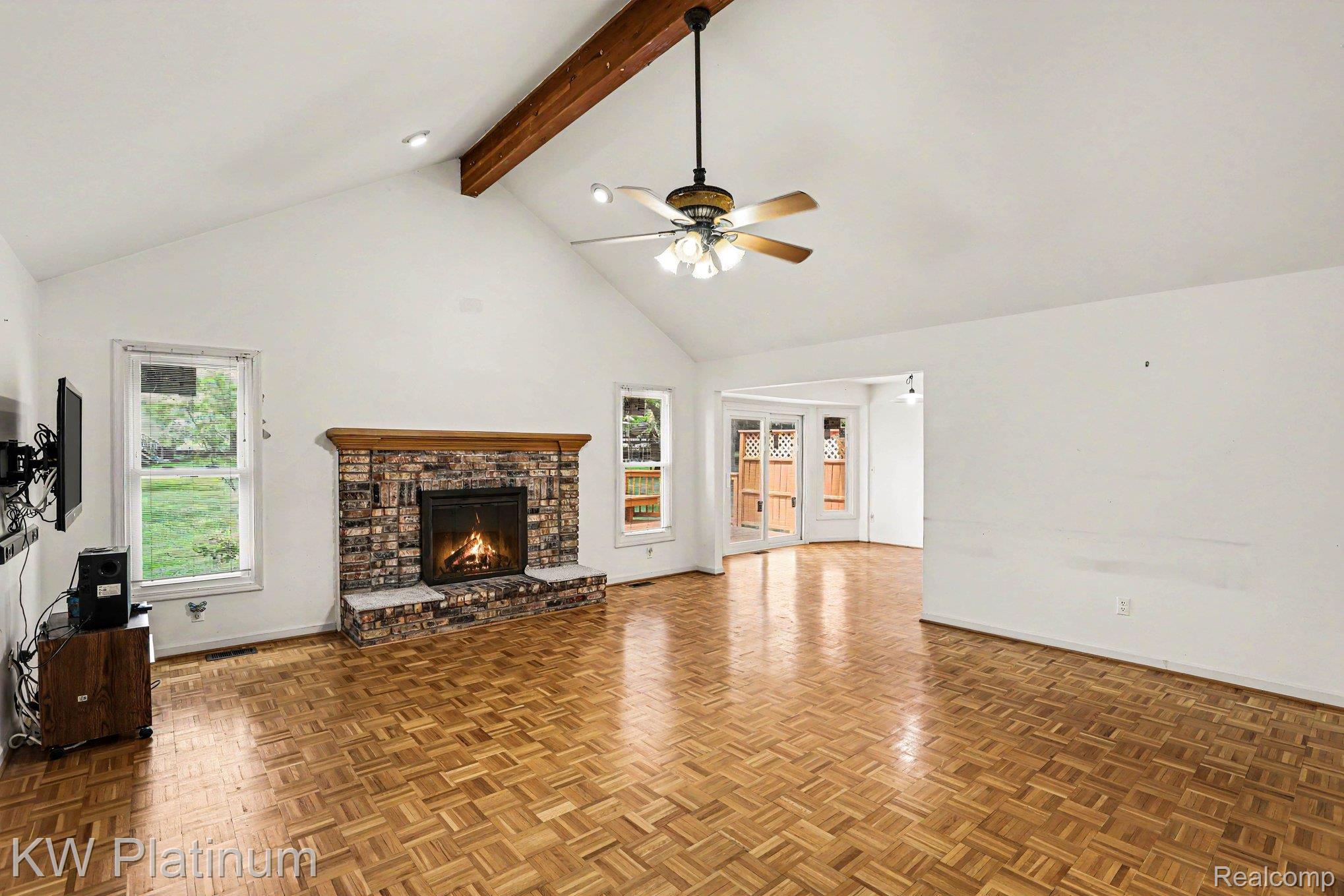 1614 Crestline Lane Rochester, MI 48307 - Photo 4 of 31 005_file_3258.jpg