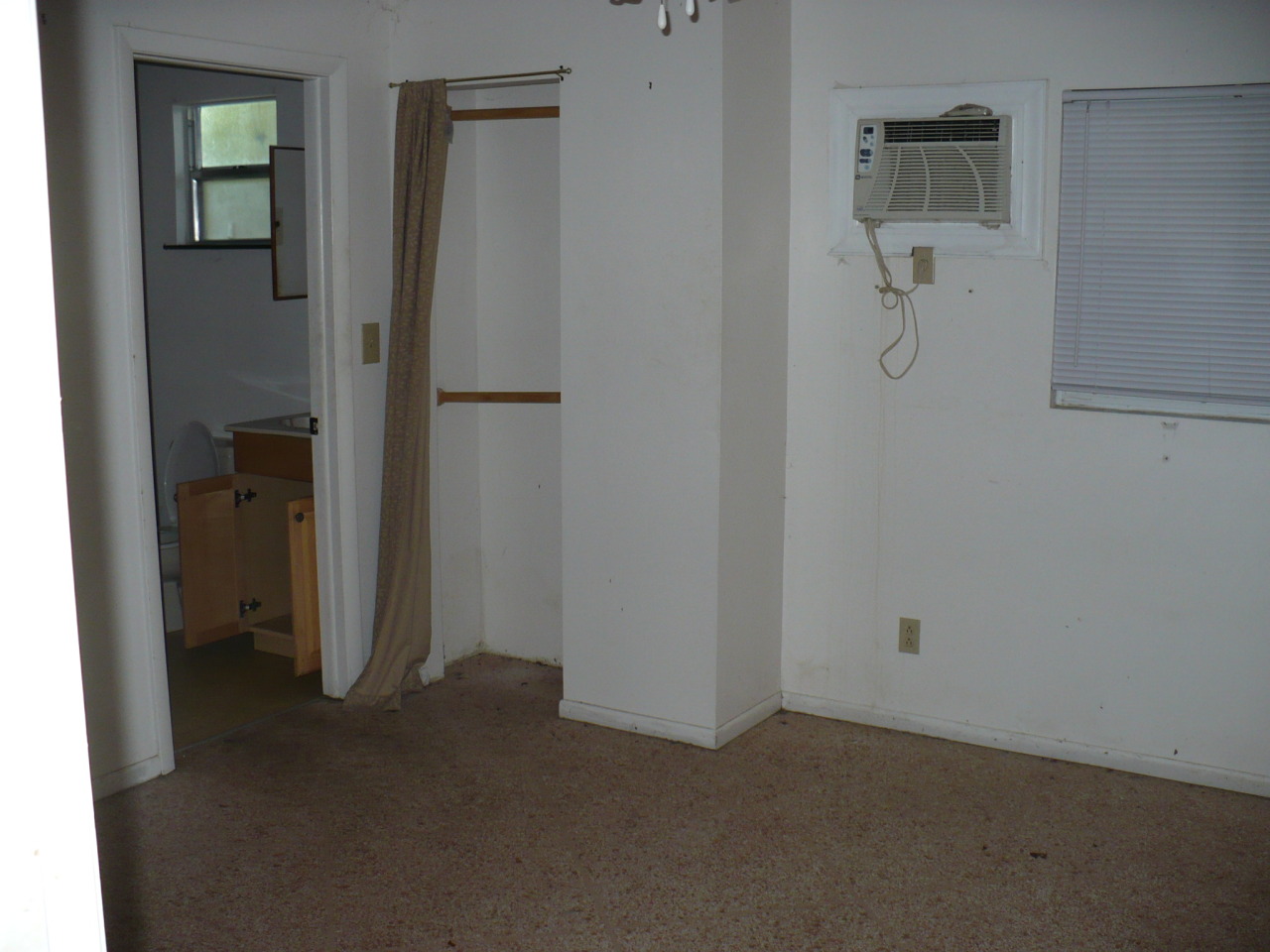 141 South Hammock Road Islamorada, FL 33036 - Photo 3 of 8 downstairs