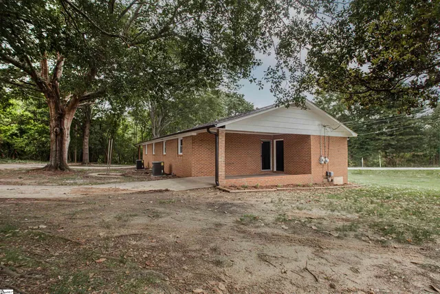 $1,350 | 205 A Adger Road, Easley, SC 29642