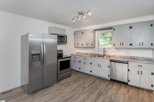 $1,350 | 205 A Adger Road, Easley, SC 29642