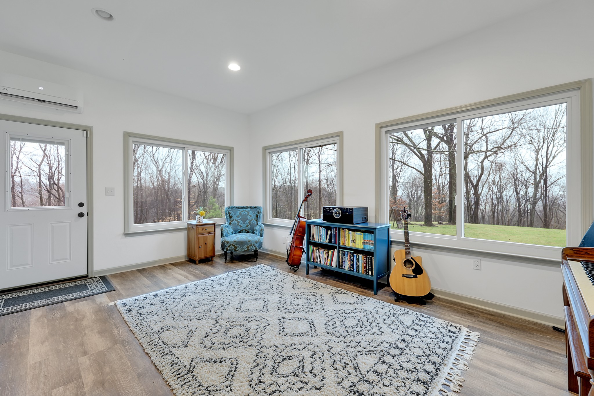 1820 Gravel Hill Road Columbia, TN 38401 - Photo 10 of 37 a bedroom with furniture and a large window
